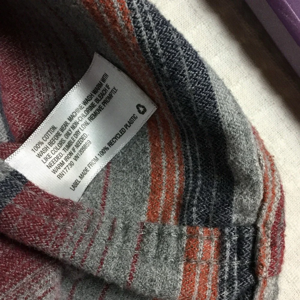 Goodfellow & Co Mens Large Gray Red Striped‎ Flannel Button Up Shirt 043160526